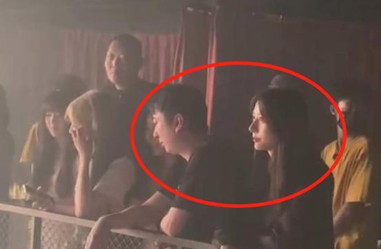 娛樂(lè)吃瓜君網(wǎng)紅虐貓是誰(shuí),娛樂(lè)吃瓜君揭露虐貓網(wǎng)紅真相