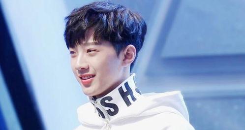 娛樂(lè)吃瓜君賴冠霖,娛樂(lè)吃瓜界的“瓜王”崛起之路