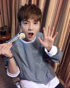 娛樂吃瓜醬精修,揭秘娛樂圈幕后真相，帶你領(lǐng)略明星們的真實(shí)生活