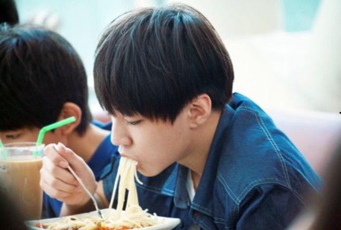 娛樂(lè)圈吃瓜王俊凱圖片,娛樂(lè)圈“瓜王”形象再升級(jí)