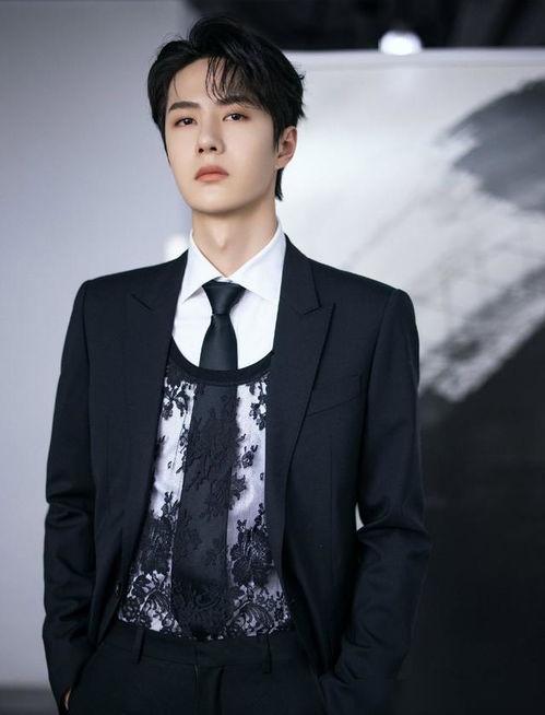 吃瓜娛樂爆料王一博,瓜田里的青春偶像，娛樂風(fēng)暴中的璀璨星光