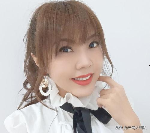 娛樂(lè)吃瓜女藝人背景,吃瓜女藝人背后的故事與真相