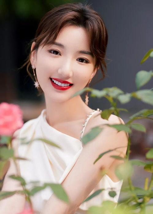 女主娛樂(lè)圈吃瓜文推薦,女主的吃瓜日常與明星幕后故事