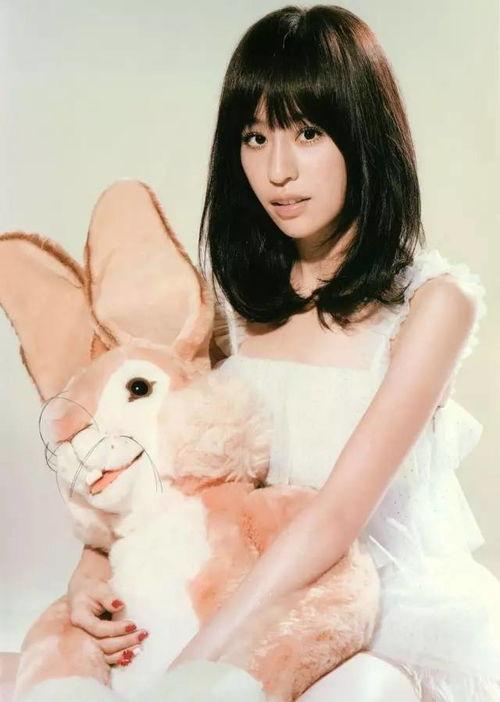 娛樂圈吃瓜王心凌小說,娛樂圈的甜蜜風暴