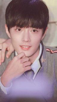 肖戰(zhàn)八卦?shī)蕵?lè)吃瓜,揭秘明星幕后生活，吃瓜群眾狂歡時(shí)刻