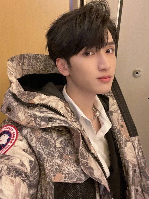 嚴(yán)浩翔吃瓜娛樂圈,娛樂圈背后的那些瓜