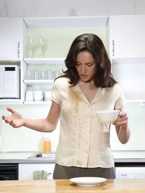 娛樂(lè)吃瓜醬清洗白衣服,娛樂(lè)吃瓜醬教你一招