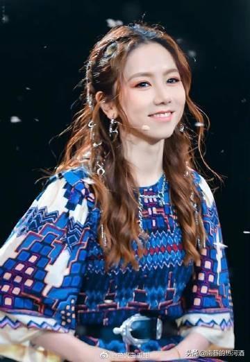 娛樂吃瓜小妹鄧紫棋,娛樂界的吃瓜小妹，揭秘娛樂圈背后的故事