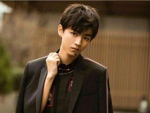 愛豆吃瓜娛樂醬王俊凱,從偶像到瓜界新貴，揭秘愛豆吃瓜娛樂醬的養(yǎng)成之路