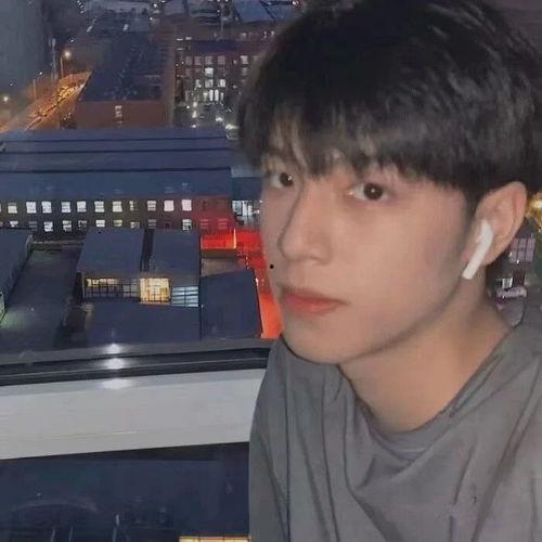 娛樂吃瓜頭像男真人圖片,從吃瓜頭像到真人風(fēng)采的華麗轉(zhuǎn)身