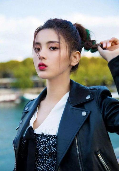 娛樂圈吃瓜楊超越是誰,娛樂圈的“吃瓜”焦點(diǎn)與她的成長之路